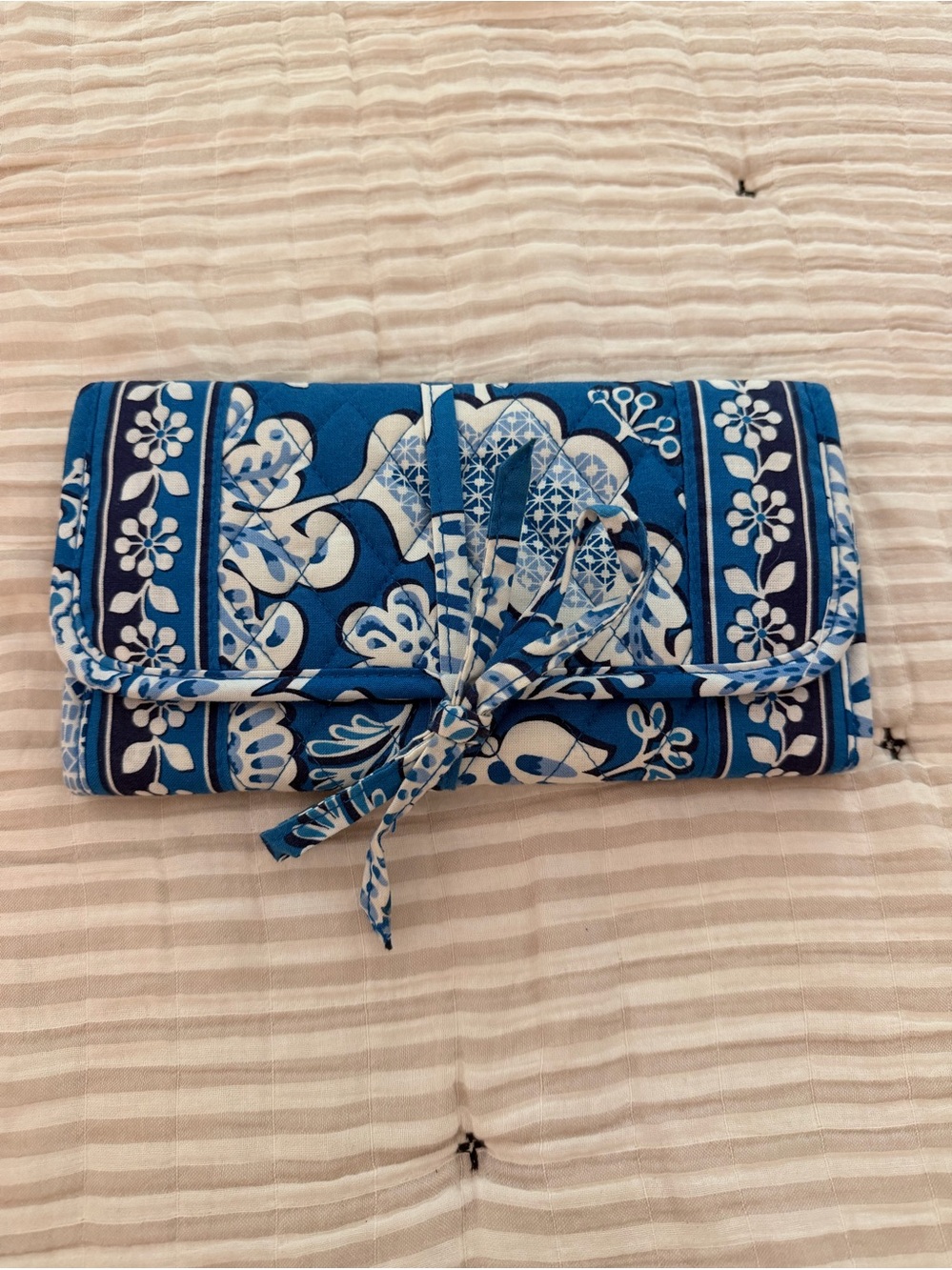 Vera Bradley “Blue Lagoon” Quilted Tri-fold Jewelry Organizer